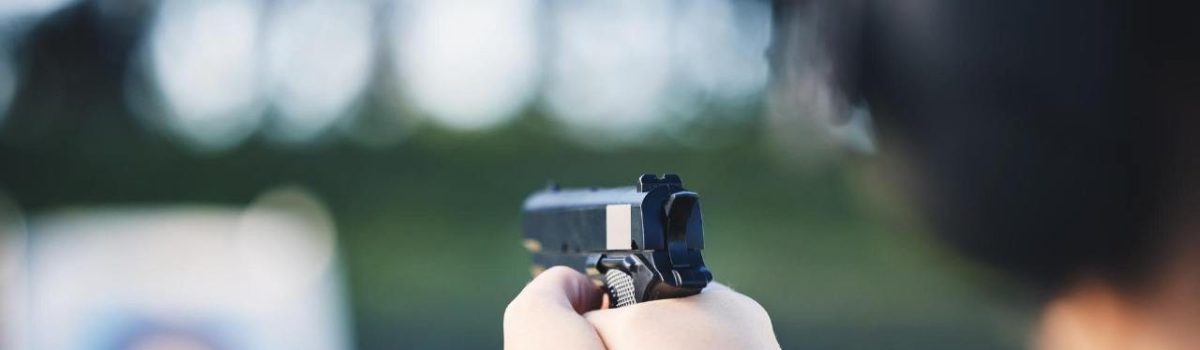 Почему вам стоит попробовать стрельбу левой рукой (даже если вы правша)
